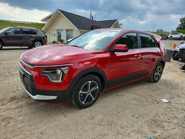 2023 KIA NIRO LX