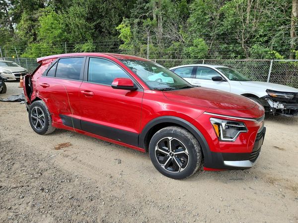 2023 KIA NIRO LX