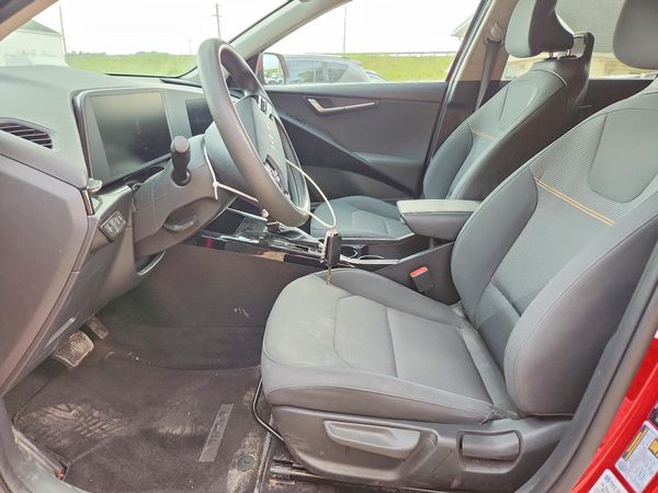 2023 KIA NIRO LX