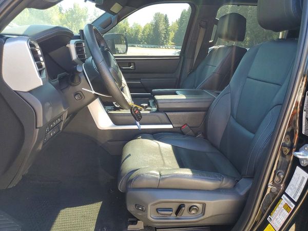 2022 TOYOTA TUNDRA Platinum