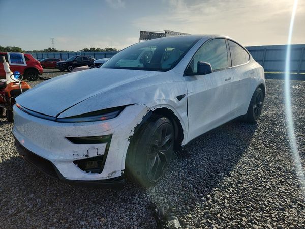 2026 TESLA MODEL Y