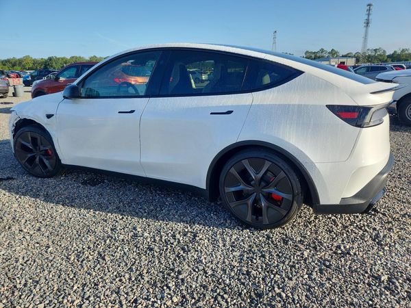 2026 TESLA MODEL Y