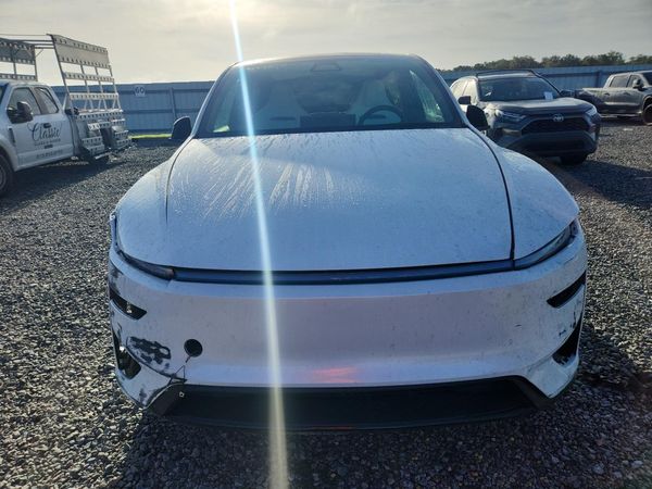 2026 TESLA MODEL Y