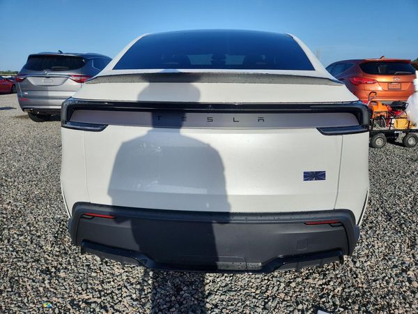 2026 TESLA MODEL Y