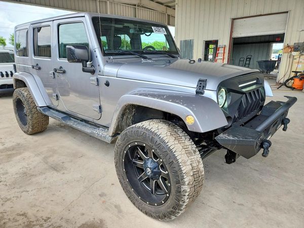 2017 JEEP WRANGLER UNLIMITED SAHARA 4X4