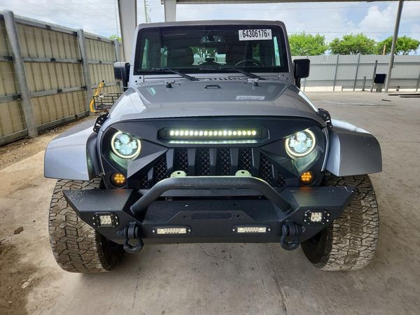2017 JEEP WRANGLER UNLIMITED SAHARA 4X4