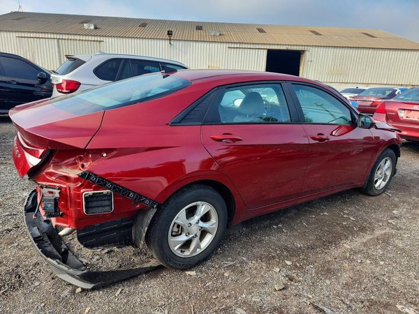2023 HYUNDAI ELANTRA SE