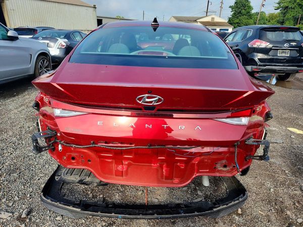 2023 HYUNDAI ELANTRA SE