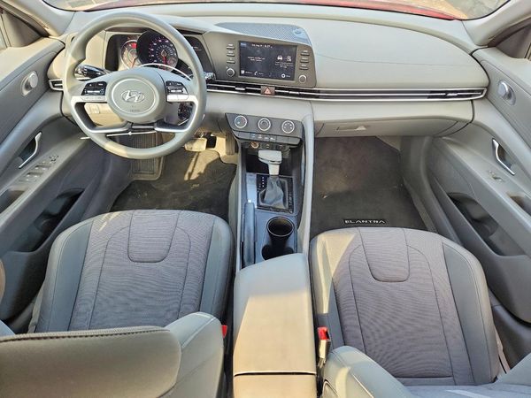 2023 HYUNDAI ELANTRA SE
