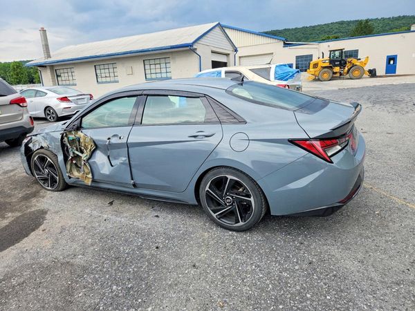 2022 HYUNDAI ELANTRA