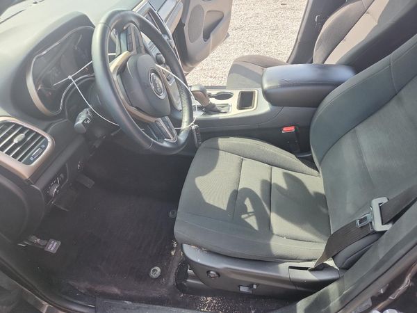 2017 JEEP GRAND CHEROKEE LAREDO 4X2