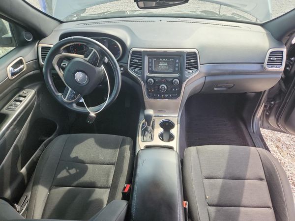 2017 JEEP GRAND CHEROKEE LAREDO 4X2