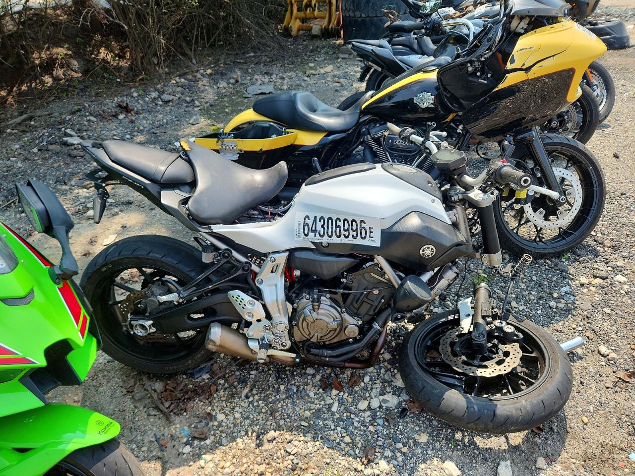 2015 YAMAHA FZ-07/09 — RSDT
