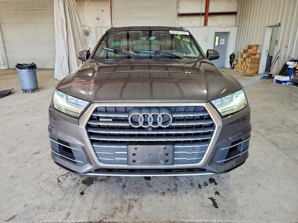 2018 AUDI Q7 quattro Premium Plus