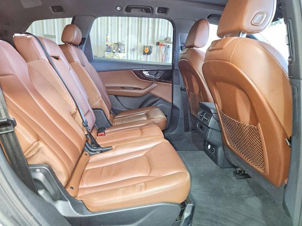 2018 AUDI Q7 quattro Premium Plus