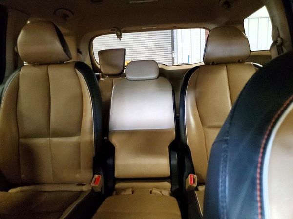 2016 KIA SEDONA LX - Middle-low