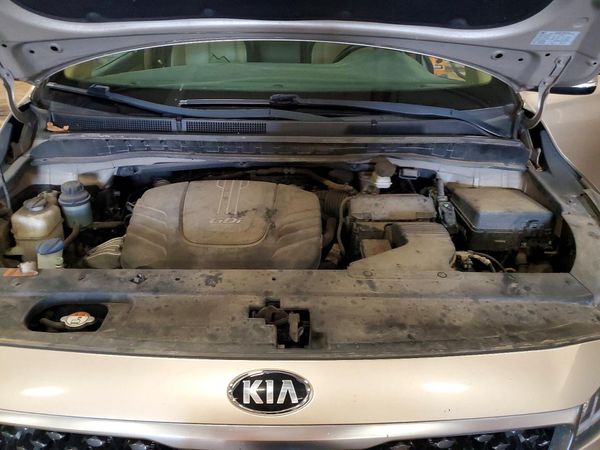 2016 KIA SEDONA LX - Middle-low