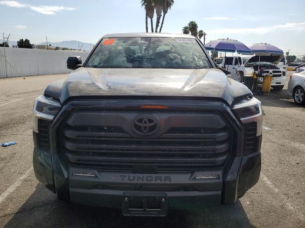 2022 TOYOTA TUNDRA SR5