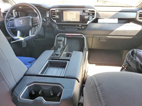 2022 TOYOTA TUNDRA SR5