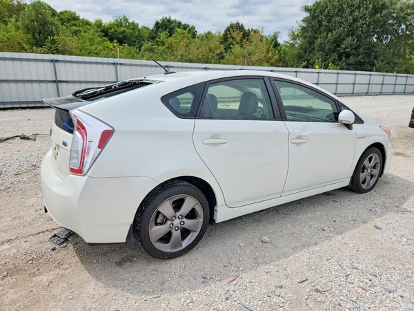 2015 TOYOTA PRIUS