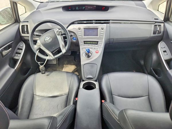 2015 TOYOTA PRIUS