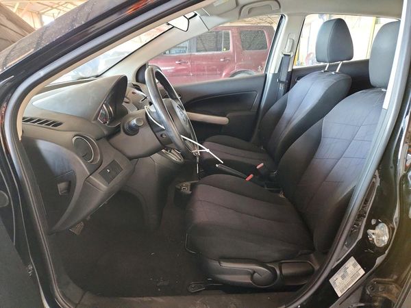 2013 MAZDA MAZDA2 Sport/GX
