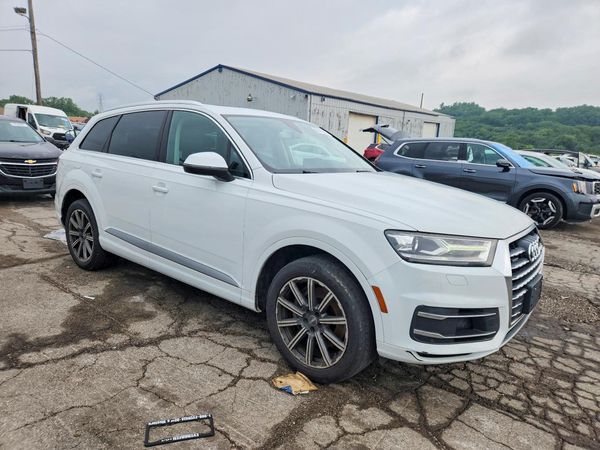 2017 AUDI Q7 quattro Premium Plus