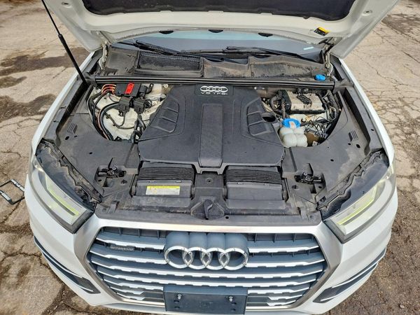 2017 AUDI Q7 quattro Premium Plus
