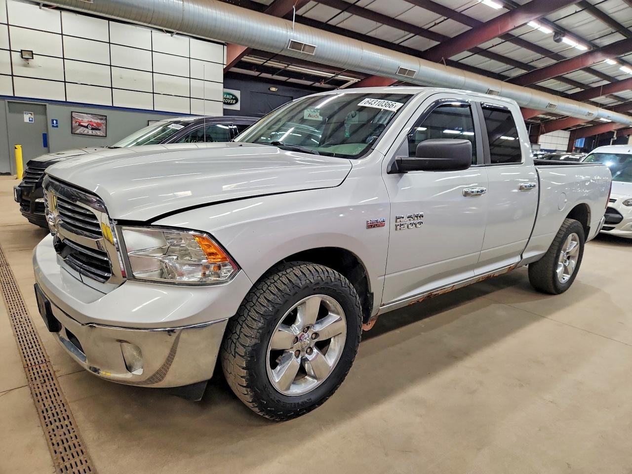 2016 RAM 1500 SLT