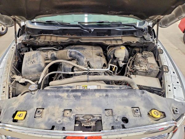 2016 RAM 1500 SLT