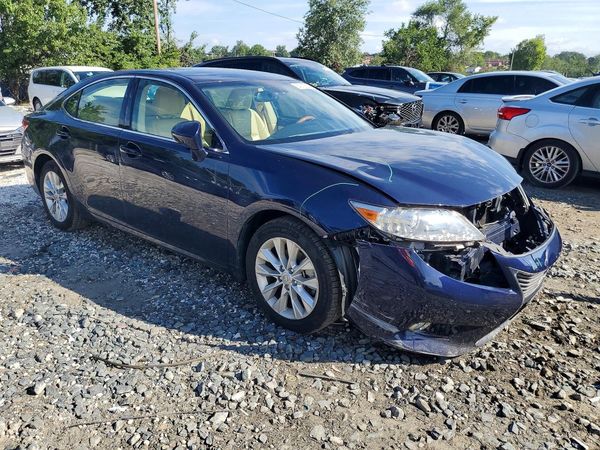 2013 LEXUS ES