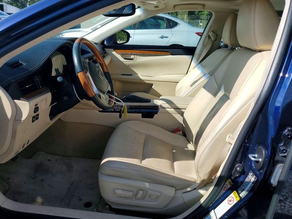2013 LEXUS ES