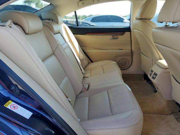 2013 LEXUS ES