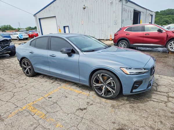 2024 VOLVO S60