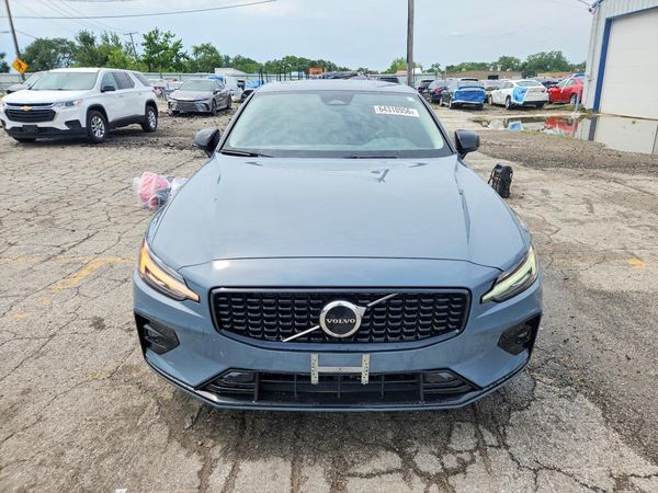 2024 VOLVO S60