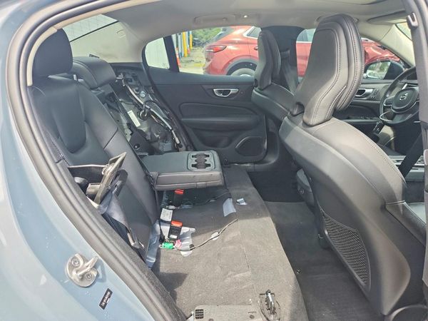 2024 VOLVO S60