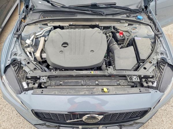 2024 VOLVO S60