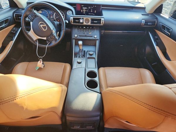 2016 LEXUS IS 200t