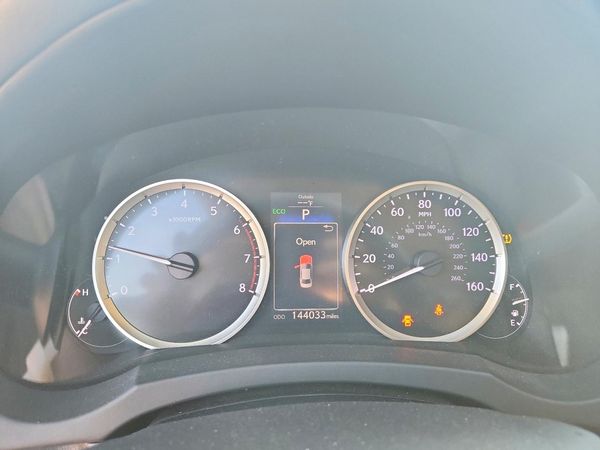 2016 LEXUS IS 200t