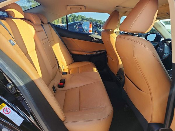 2016 LEXUS IS 200t