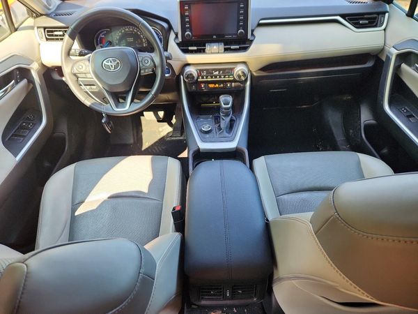 2020 TOYOTA RAV4 Limited HV