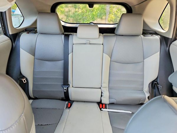 2020 TOYOTA RAV4 Limited HV
