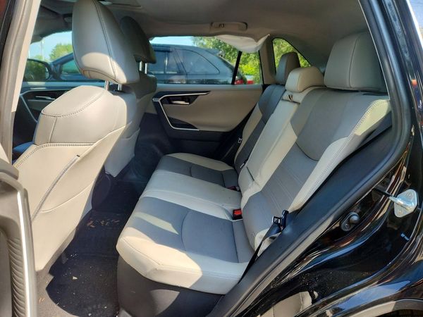2020 TOYOTA RAV4 Limited HV