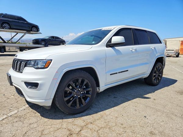2017 JEEP GRAND CHEROKEE LAREDO 4X2
