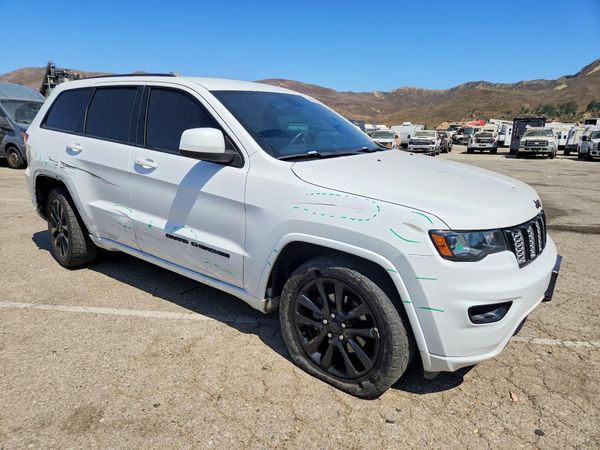 2017 JEEP GRAND CHEROKEE LAREDO 4X2