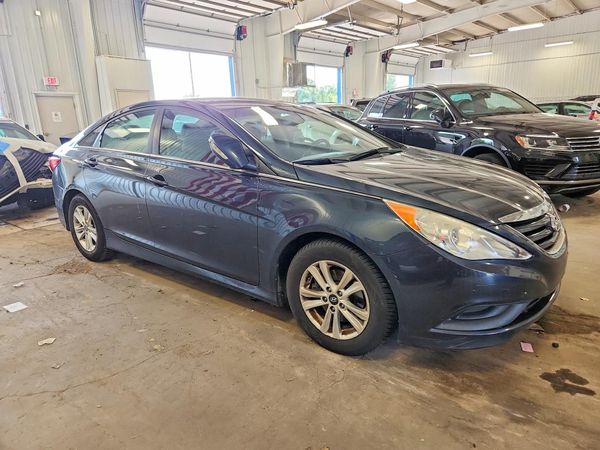 2014 HYUNDAI SONATA GLS/ GLS Popular — Passenger 3/4