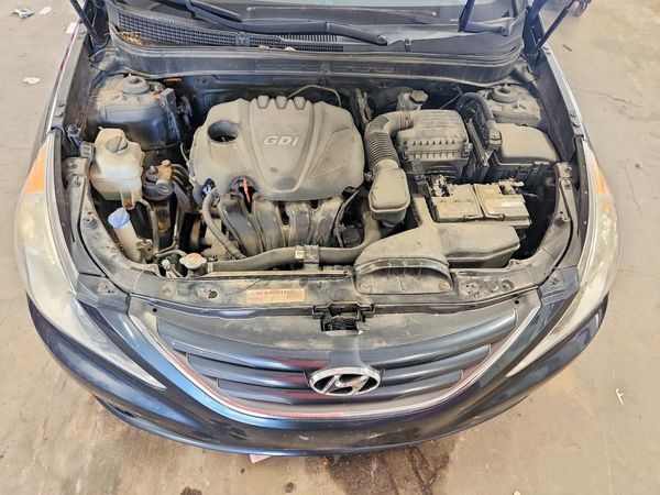 2014 HYUNDAI SONATA GLS/ GLS Popular — Engine bay