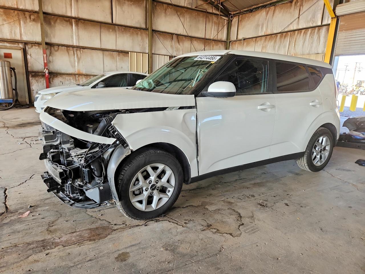 2023 KIA SOUL LX, S