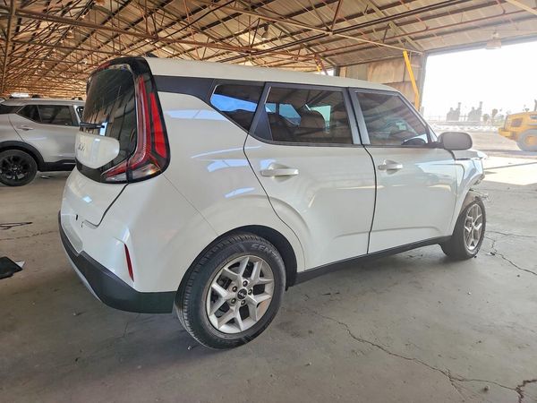 2023 KIA SOUL LX, S