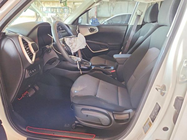 2023 KIA SOUL LX, S